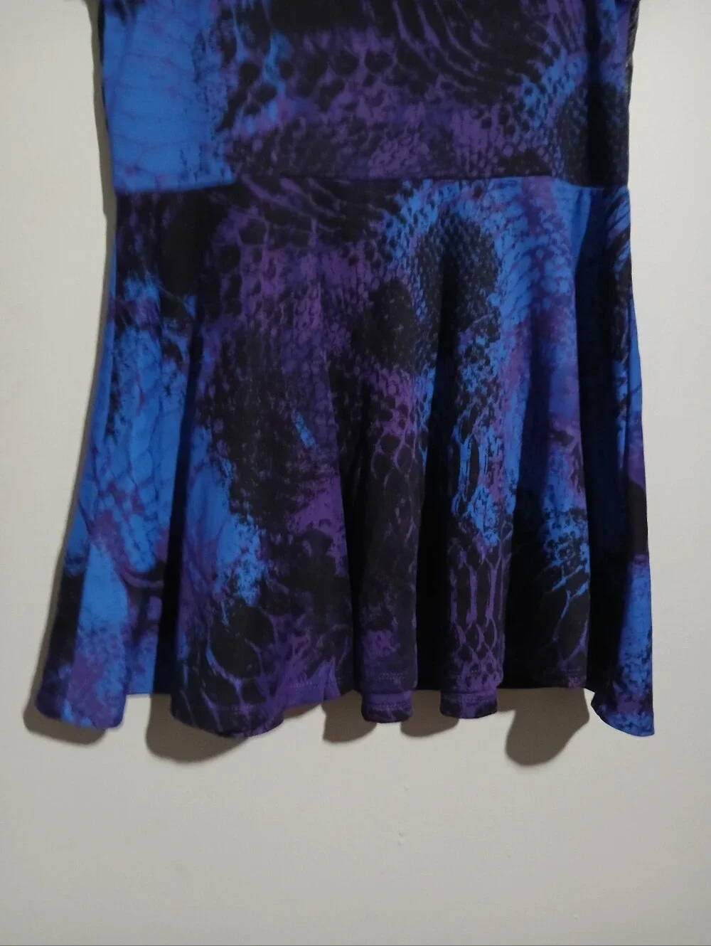 Disneys Descendents 3 Girls Short Sleeve Hooded Dress. Size XL (14-16)